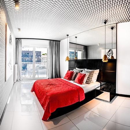 Apartamenty Homely Place Serce Poznania - Stary Rynek - Parking الغرفة الصورة