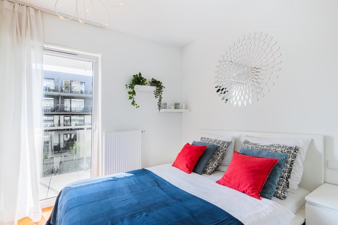 Apartamenty Homely Place Serce Poznania - Stary Rynek - Parking الغرفة الصورة