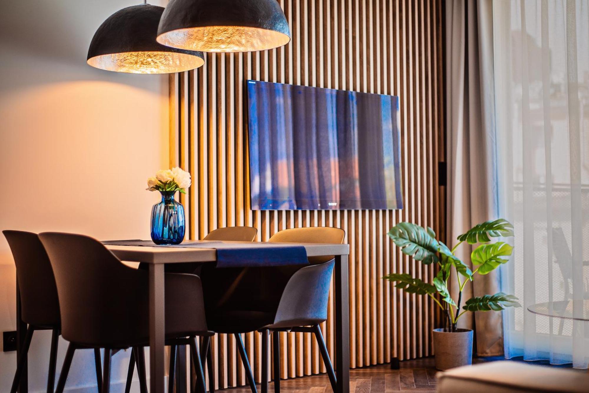 Apartamenty Homely Place Serce Poznania - Stary Rynek - Parking الغرفة الصورة
