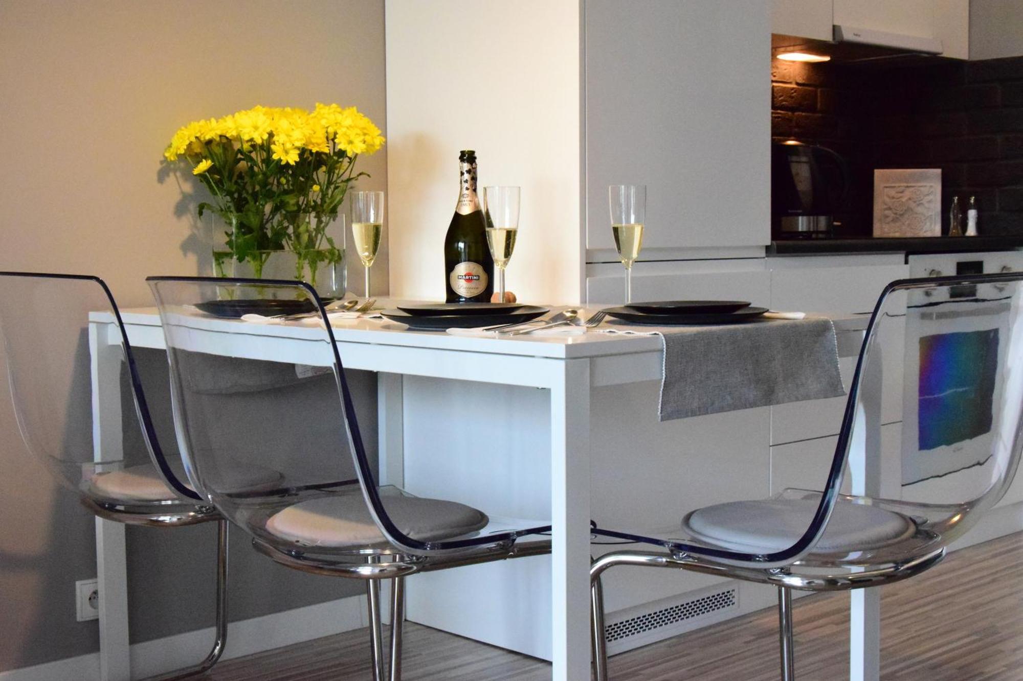 Apartamenty Homely Place Serce Poznania - Stary Rynek - Parking الغرفة الصورة